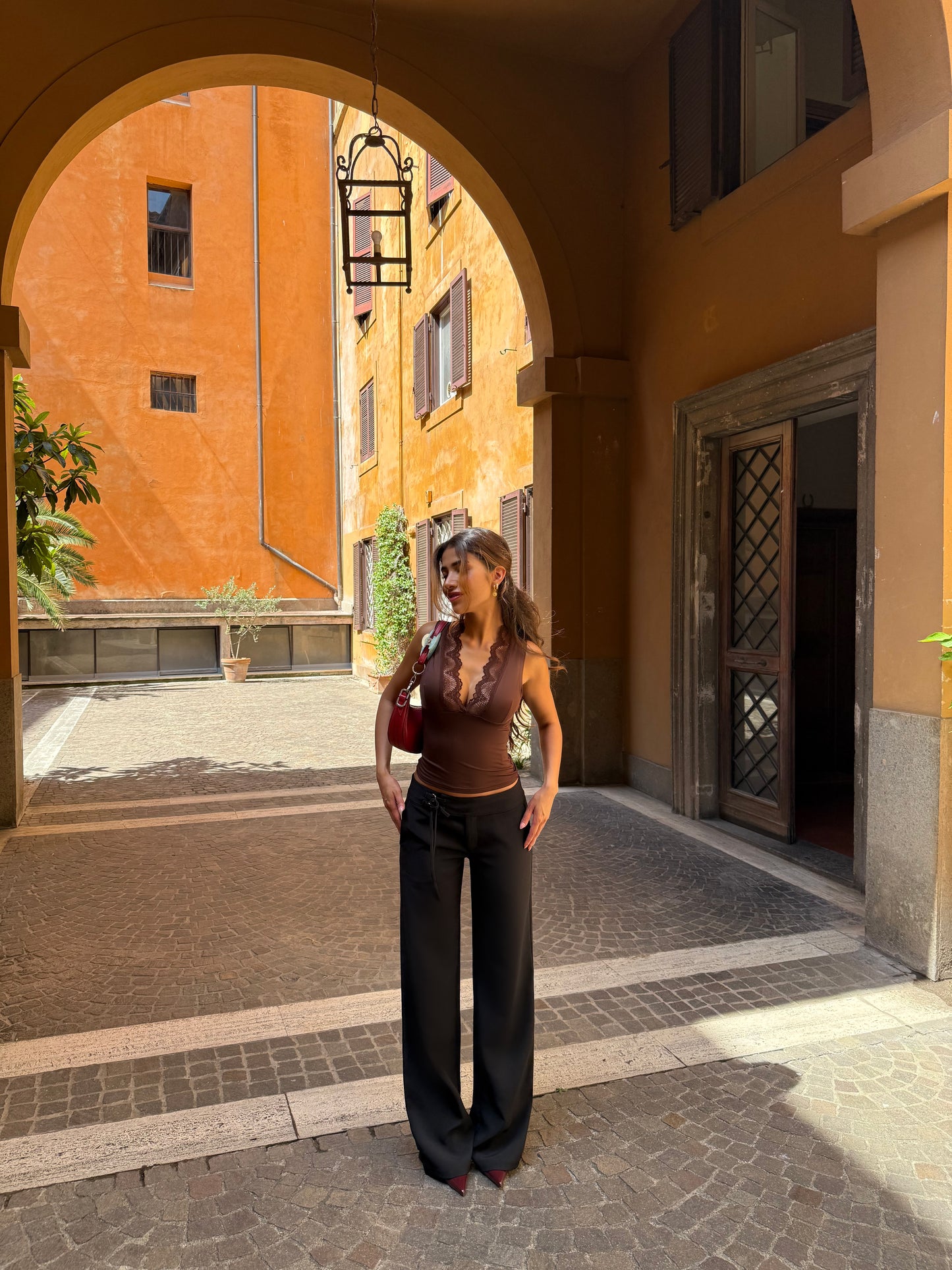 Lucia basic lace top - mørk brun