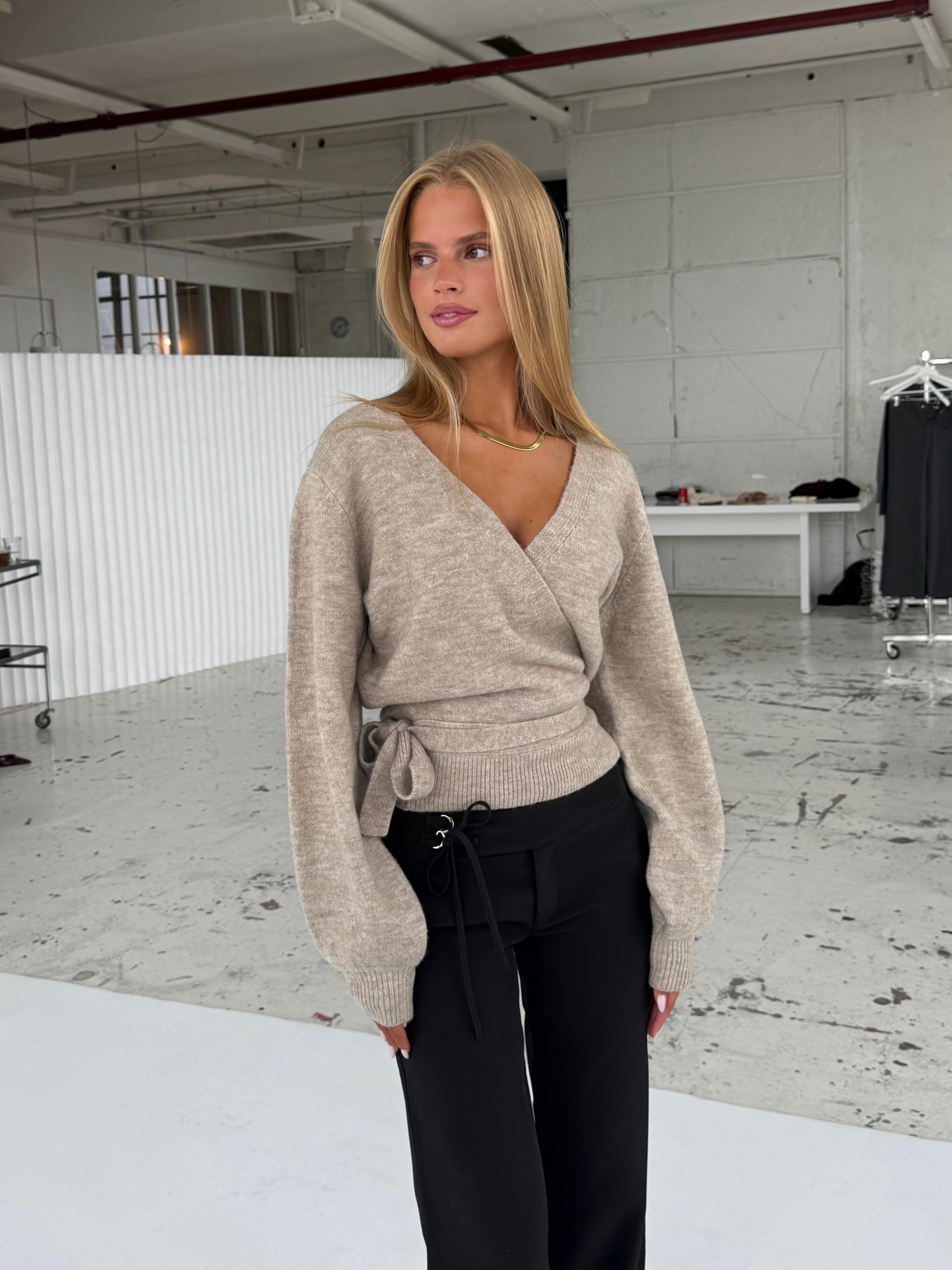 Wool blend wrap cardigan beige – VENDERBY'S - Main Image