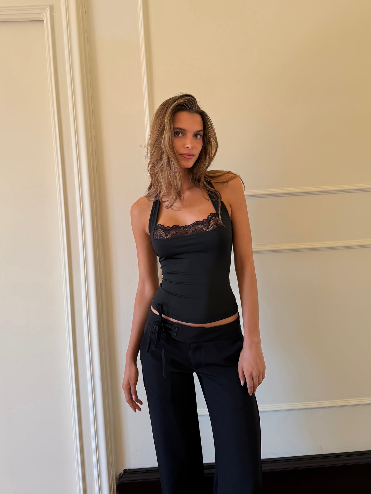 Elia lace top - sort (forudbestilling)